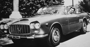 Marcello-Mastroianni-e-la-Lancia-Flaminia-TouringOK